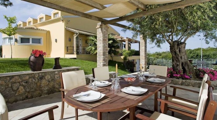 9 bedroom luxury Villa for sale in Corfu with private pool 10