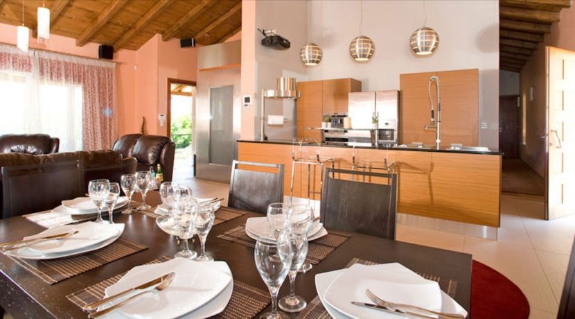 9 bedroom luxury Villa for sale in Corfu with private pool 13