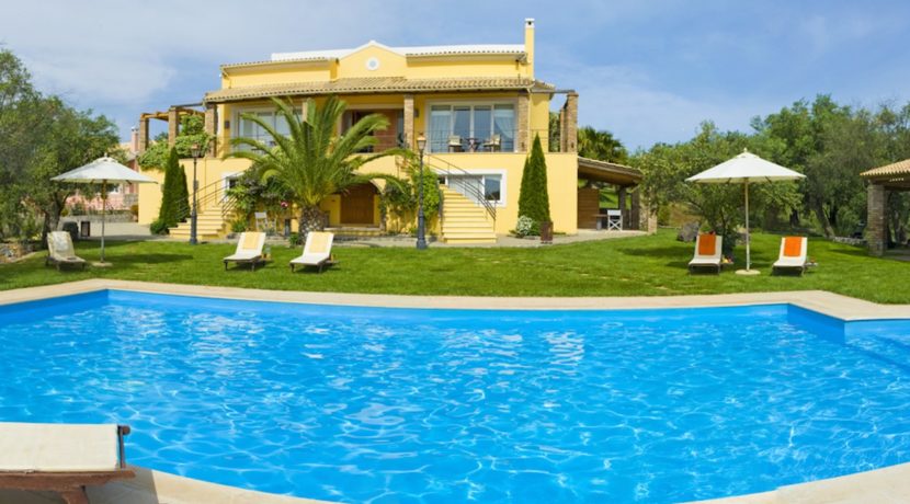 9 bedroom luxury Villa for sale in Corfu with private pool 3