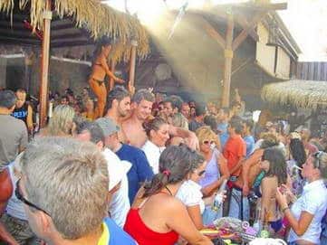 Beach Bar in Santorini For Sale by Greek Exclusive Properties 1