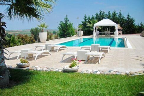 Villa with Pool For Rent Halkidiki Greece 02