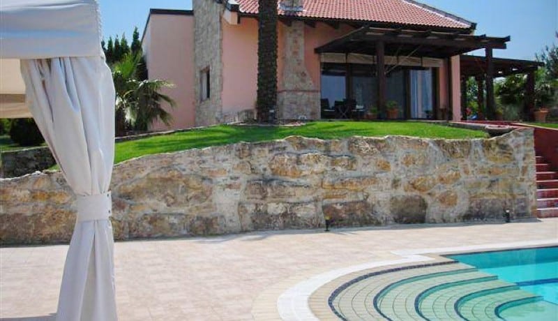 Villa with Pool For Rent Halkidiki Greece 10