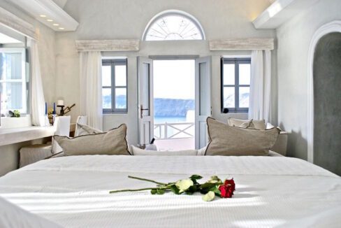 Luxury Cave House Santorini 9