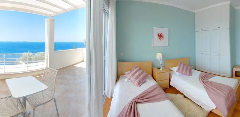 Villa with Private Beach  Greece 01