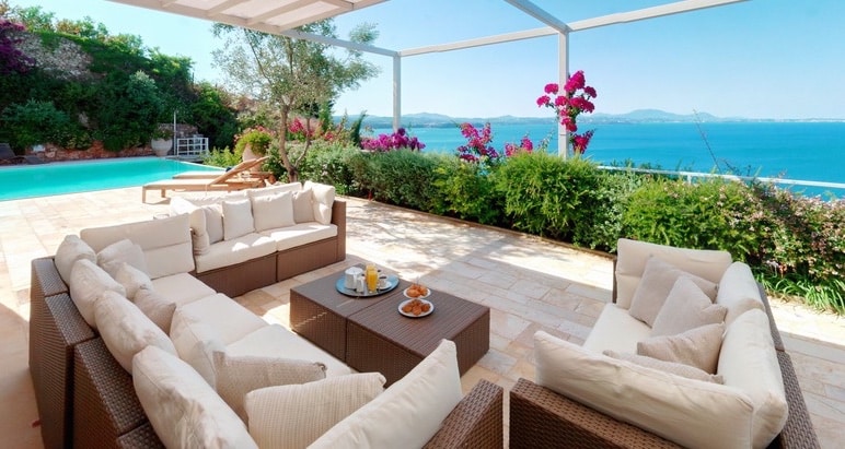Villa with Private Beach  Greece 14