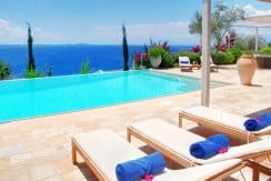 Villa with Private Beach  Greece 15