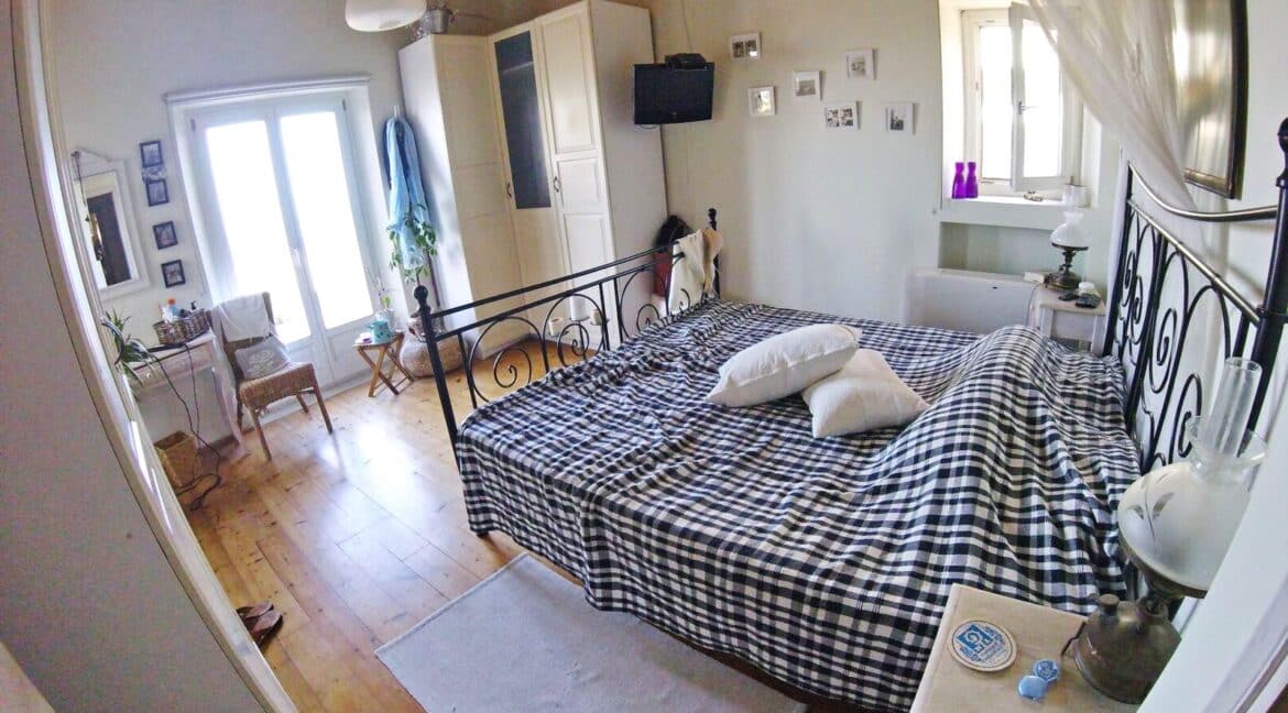 villa-at-santorini-for-sale-18