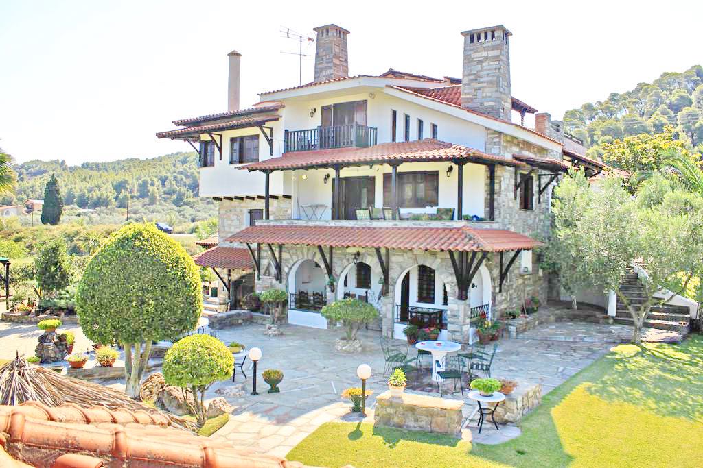 Villa for Sale Vourvourou Halkidiki – Operates as Hotel