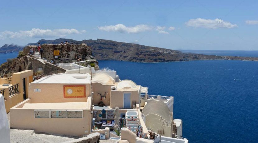 Cave Oia Santorini