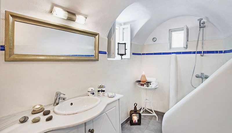 House Finikia Santorini for sale 5