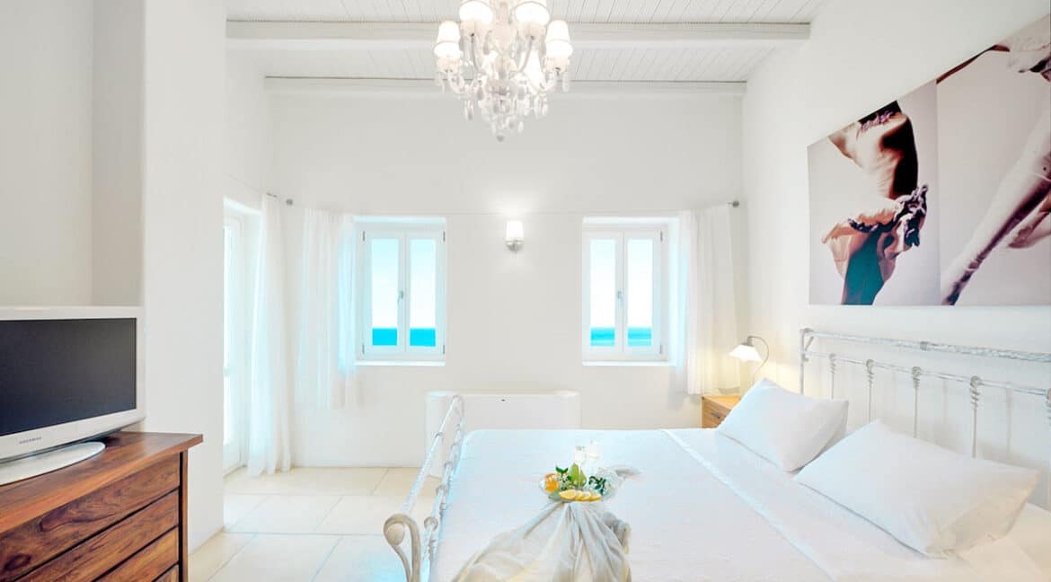 Luxury Seafront Villa , Ios Cyclades. Cyclades Luxury Villas for Sale 20