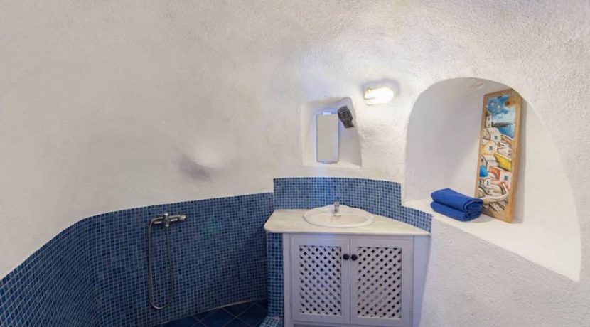 Santorini Finikia for Sale 18