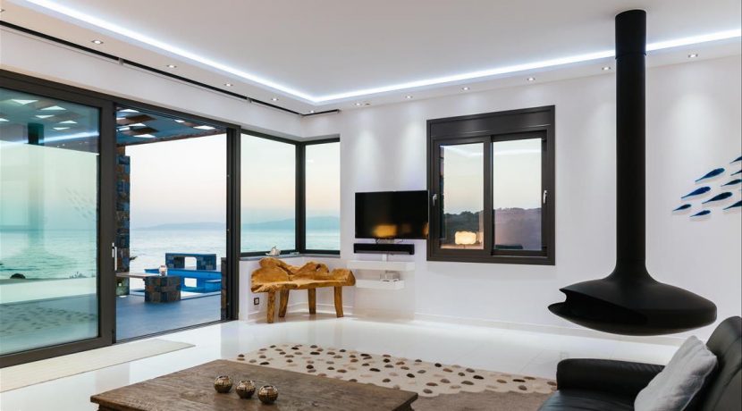 Amazing Seafront Villa at Crete 28