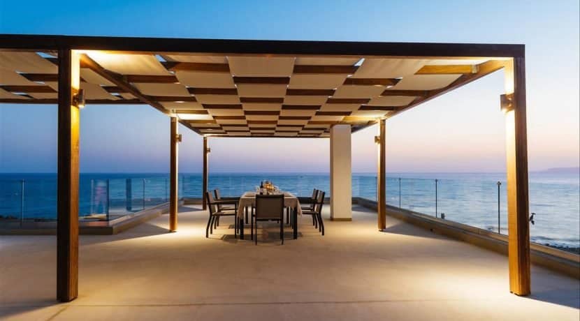 Amazing Seafront Villa at Crete 34