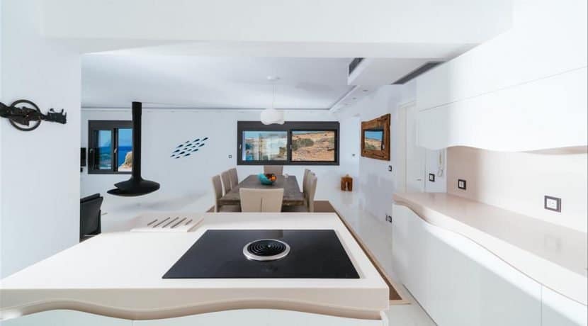Amazing Seafront Villa at Crete 39