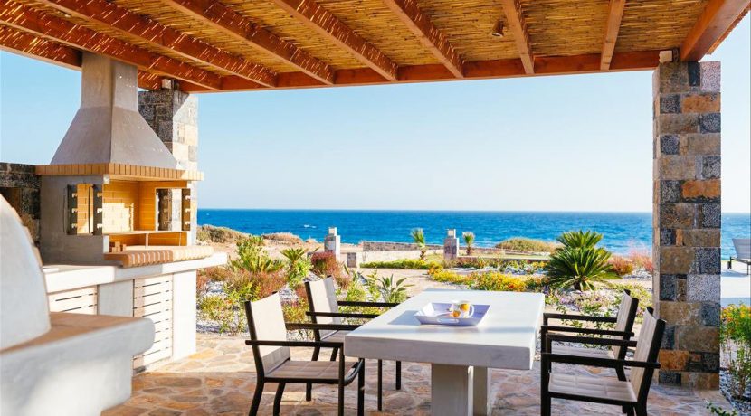 Amazing Seafront Villa at Crete 45