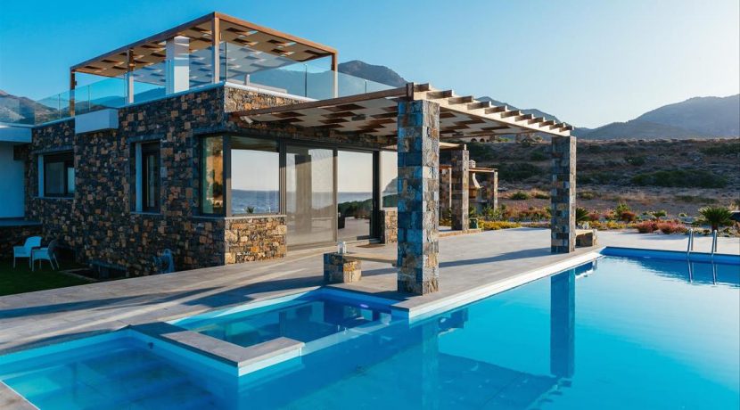 Amazing Seafront Villa at Crete 46