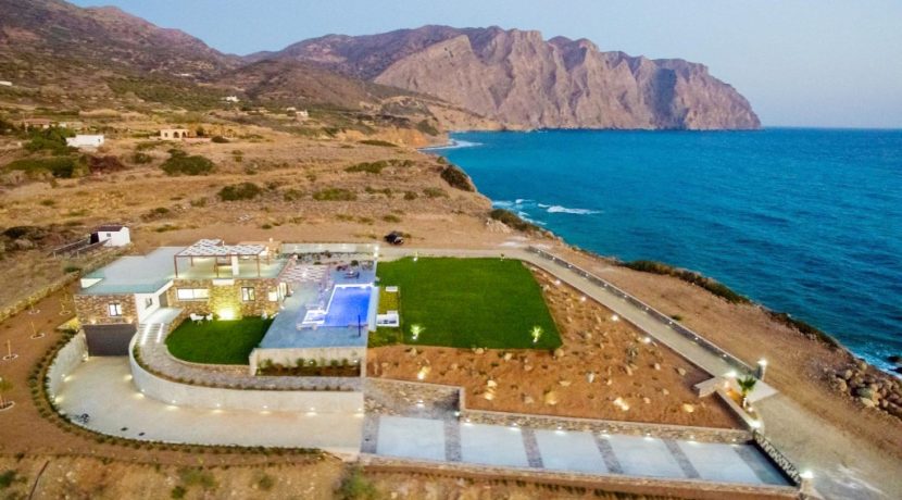 Amazing Seafront Villa at Crete 55