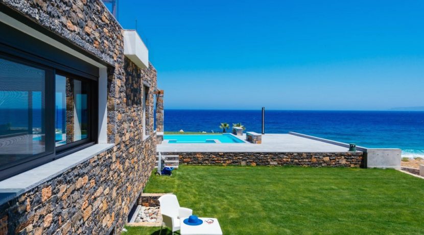 Amazing Seafront Villa at Crete 62