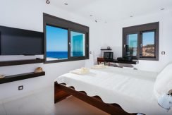 Amazing Seafront Villa at Crete 65