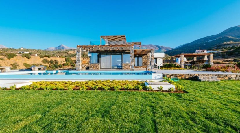 Amazing Seafront Villa at Crete 75