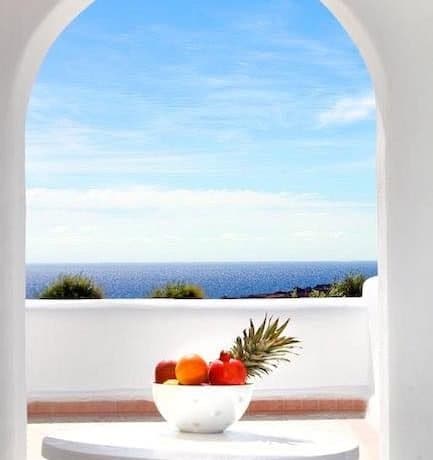 Big Villa for sale in Santorini, Akrotiri2