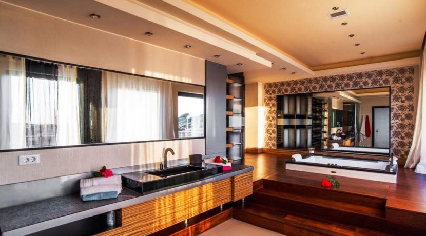 Super Seafront Villa at Crete 10