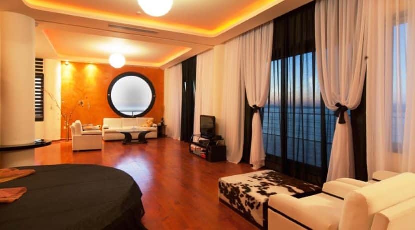 Super Seafront Villa at Crete 12