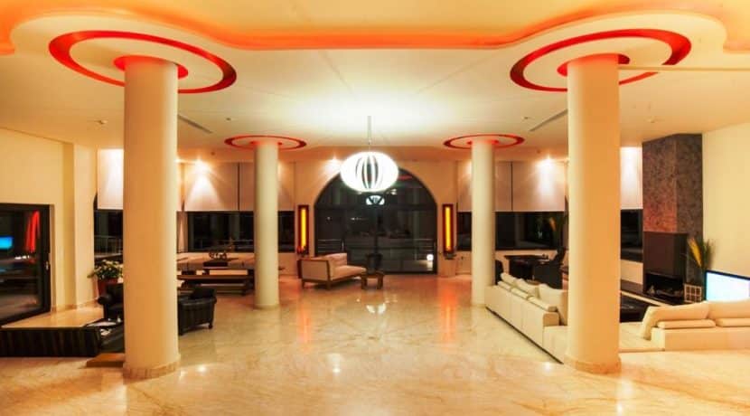Super Seafront Villa at Crete 13