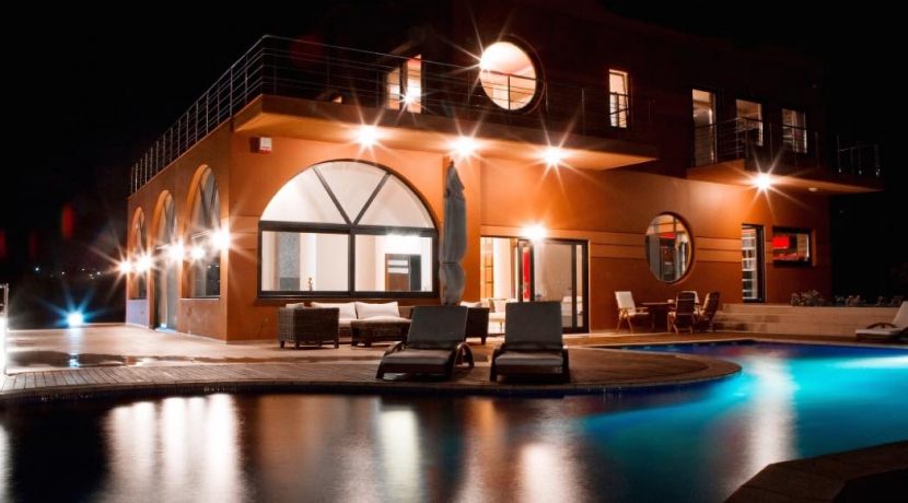 Super Seafront Villa at Crete 15