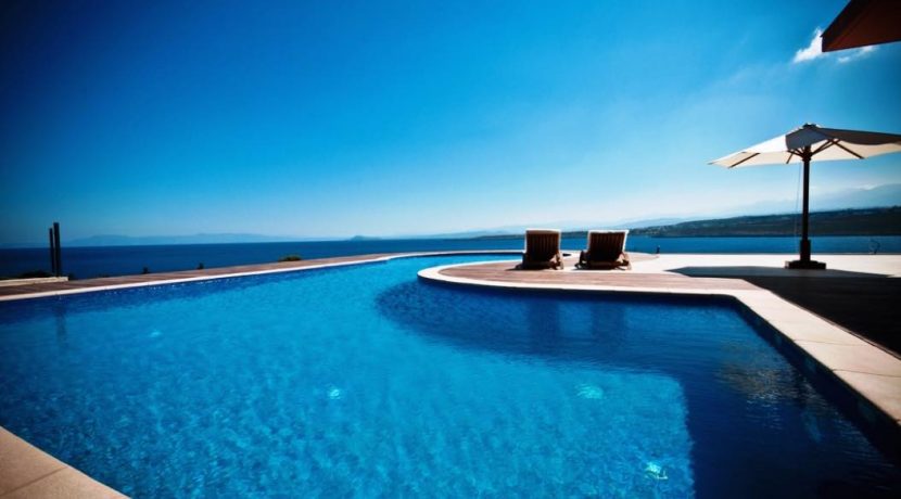 Super Seafront Villa at Crete 16