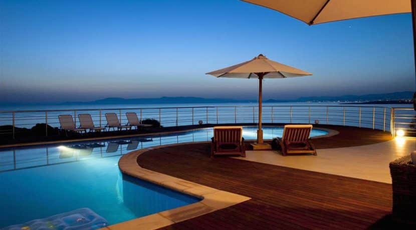Super Seafront Villa at Crete 19