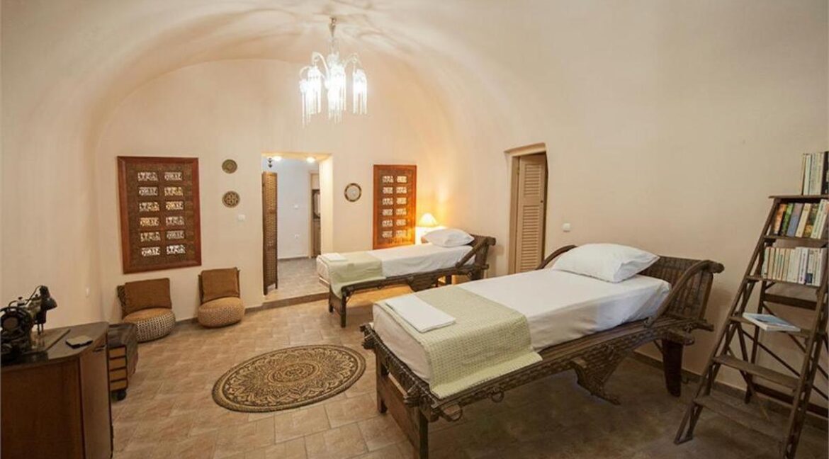 Villas for Sale in Santorini Messaria 11