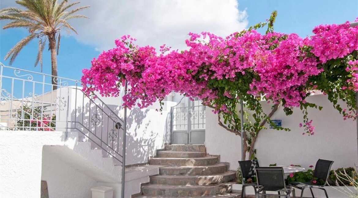 Villas for Sale in Santorini Messaria