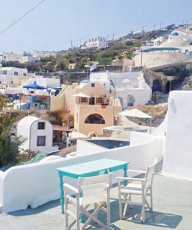 Caves Santorini 31