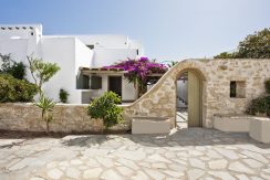 Villa in Paros Naousa with Pool for Sale Greece 5