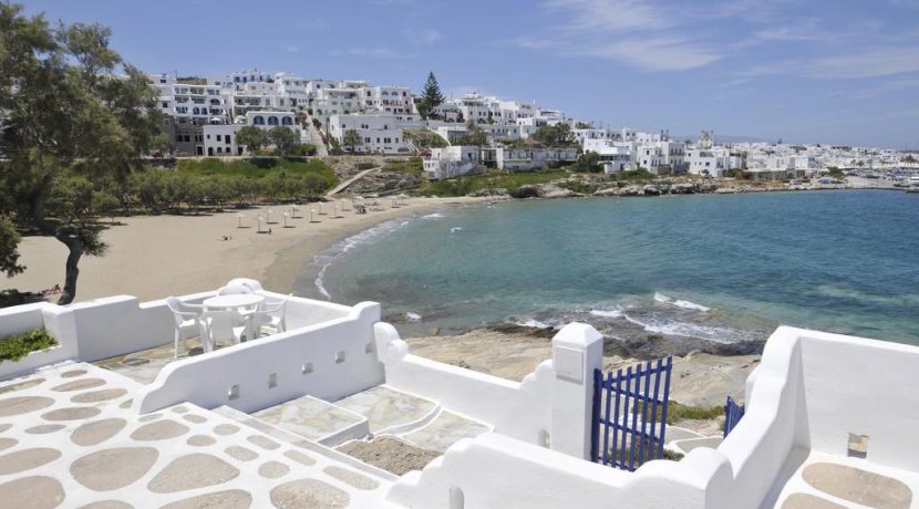 Seaside Villa in Paros for Sale 1