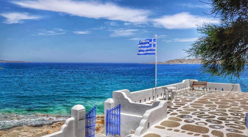 Seaside Villa in Paros for Sale 12