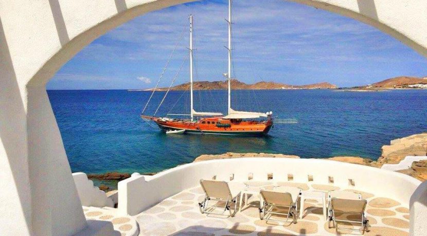 Seaside Villa in Paros for Sale 15