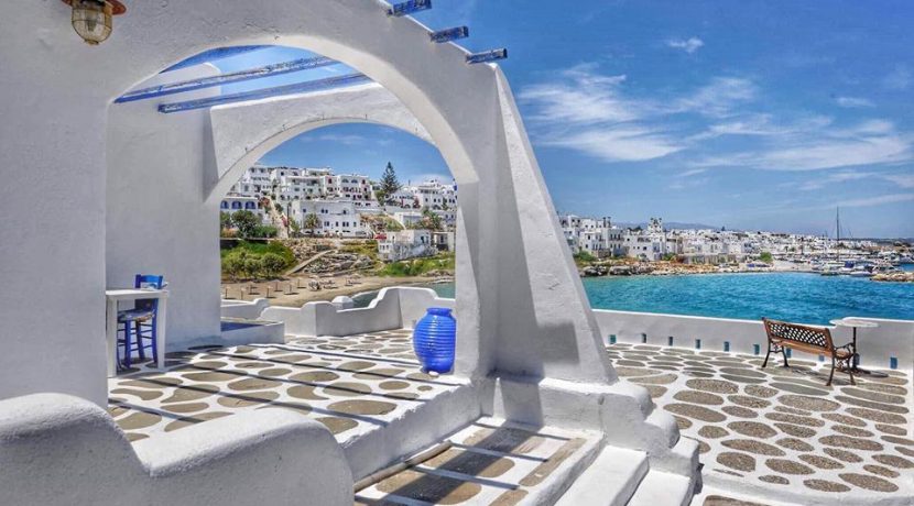 Seaside Villa in Paros for Sale 6