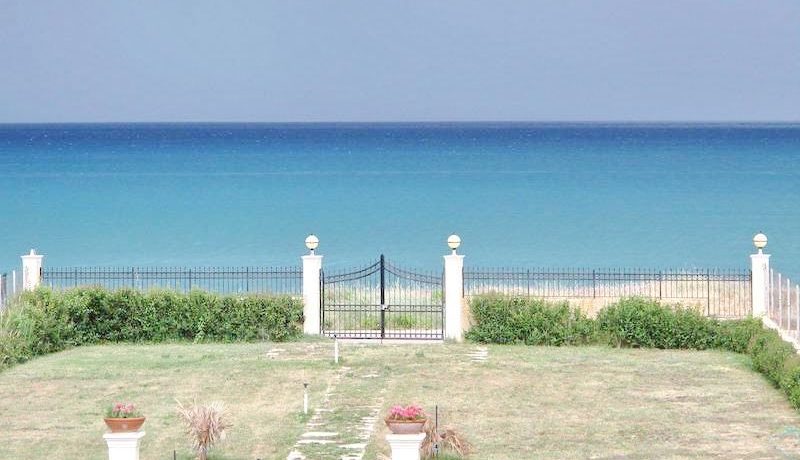 Beachfront Villa Arachavi Corfu 13