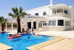 Big Villa with Big Land Plot by the Sea Paros 10