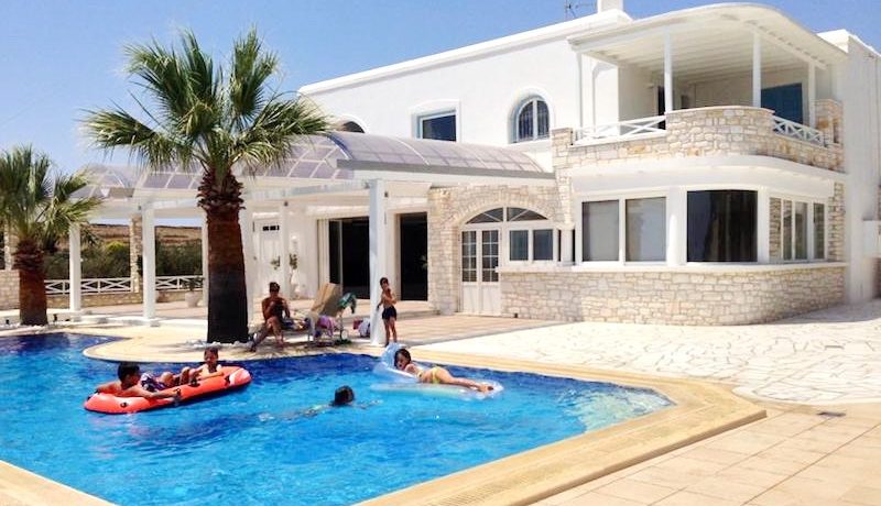 Big Villa with Big Land Plot by the Sea Paros 10
