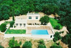 Big Villa with large land plot Corfu 17