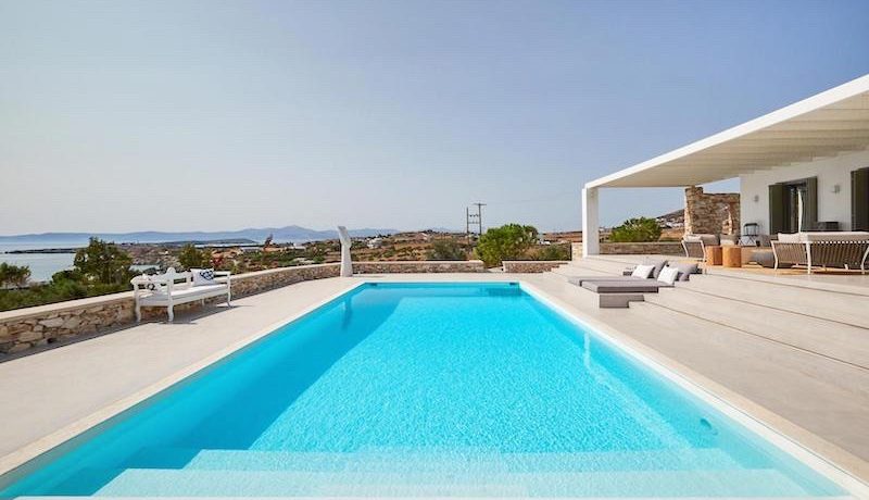 Luxury Villa in Lolandonis Beach , in Paros 10