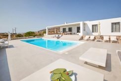 Luxury Villa in Lolandonis Beach , in Paros 9