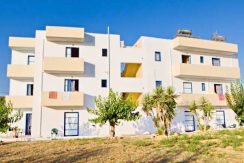 Apartment hotel with direct beach access in Crete 10