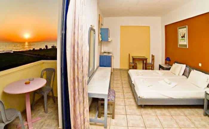 Apartment hotel with direct beach access in Crete 16