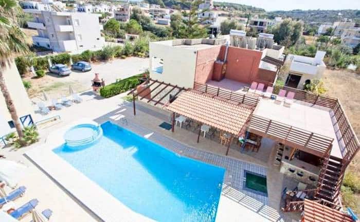 Apartment hotel with direct beach access in Crete 6