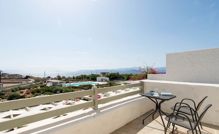 Villa in Crete 7 Villas Complex Hotel in Paros near the sea 2